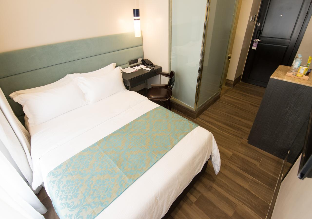 Goldberry Lite Hotel Iloilo City Bagian luar foto