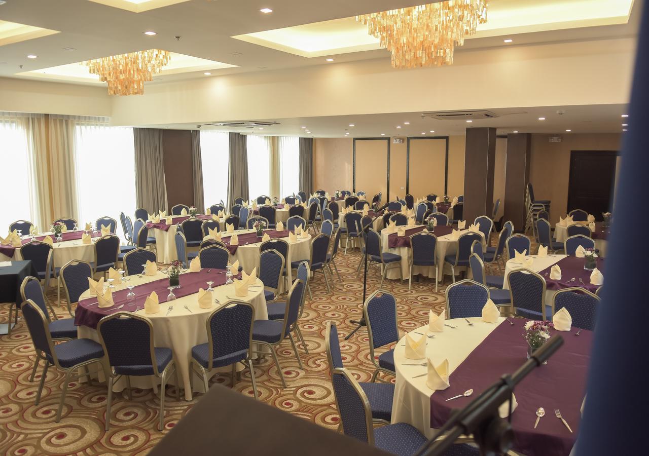 Goldberry Lite Hotel Iloilo City Bagian luar foto