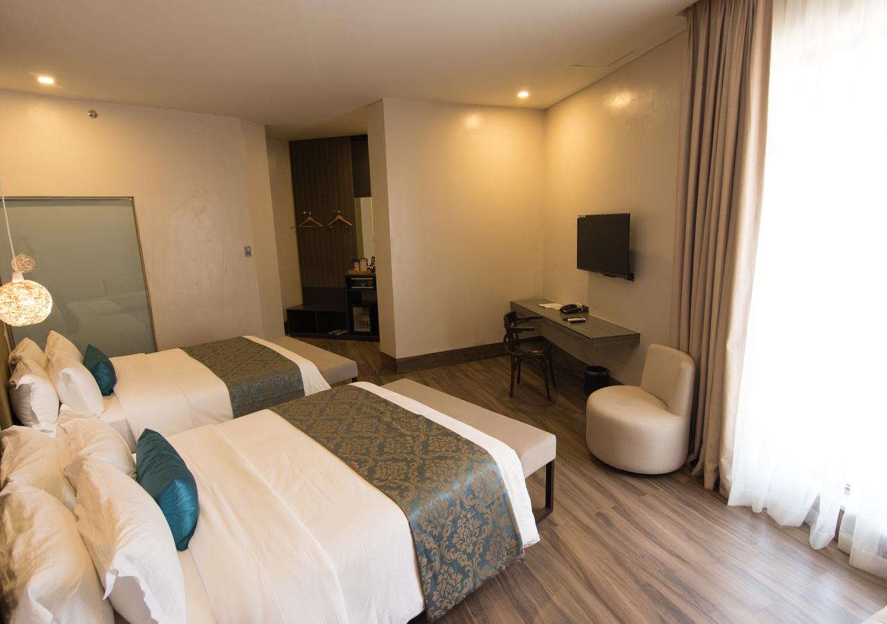Goldberry Lite Hotel Iloilo City Bagian luar foto