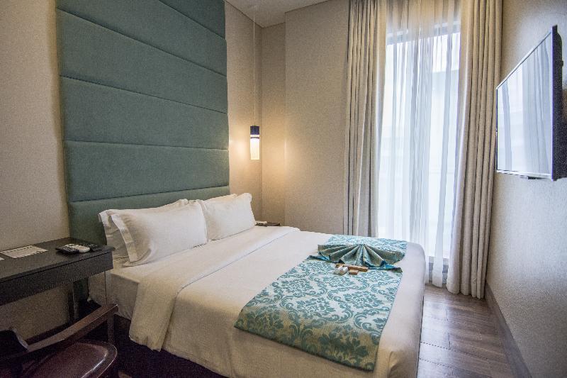 Goldberry Lite Hotel Iloilo City Bagian luar foto